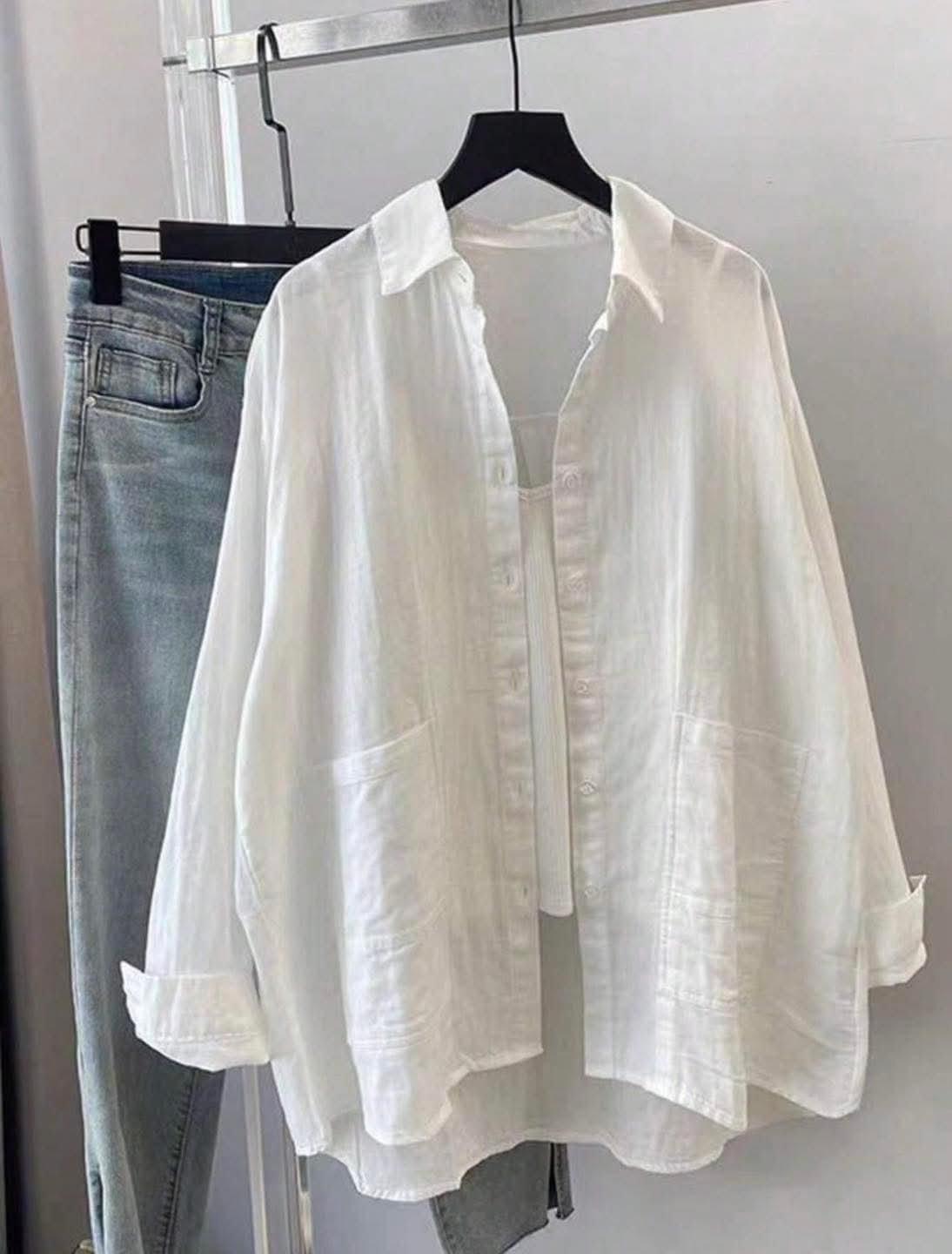Spanish Linen Oversized Shirt with Front Pockets – Effortless Elegance